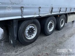 Schmitz Cargobull Curtainsider Standard Faltwandtür rechts