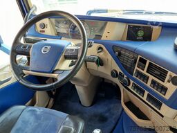 Volvo FH 13.500 Globetrotter XL 6x2 - Custom interior...