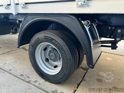 Mercedes-Benz Accelo 915 4x2 Flatbed with dropsides