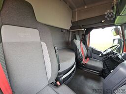 RENAULT T 520