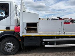 Iveco Eurocargo 160 E 210 + HYDRAULISCHE OPRIJPLATEN ...