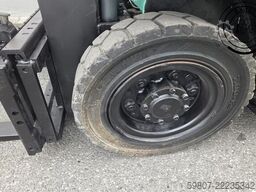 Mitsubishi FG25T