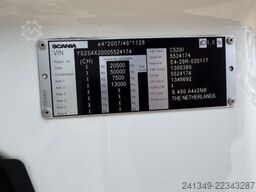 SCANIA S450 4x2 2x Tanks 1100L