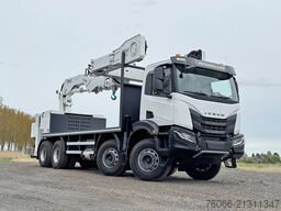 Iveco T-Way AD410T43H AT Tire Handler Crane Truck