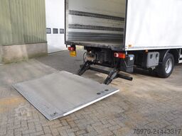 DAF LF 290 FA 2018 4X2 BOX + LIFT