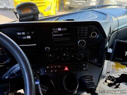 MERCEDES-BENZ Arocs 3242 8x4 Hiab 166-4