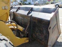 caterpillar 906H2 Radlader, Schaufel + Gabel