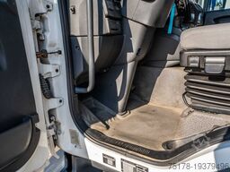 RENAULT D WIDE 250 (16T)DXI +DHOLLANDIA