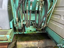 Kobelco sk135SRLC w/ sanding bucket and digging bucket