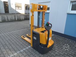 Jungheinrich EJC 212z - neue Batterie - Initialhub (Basishub)