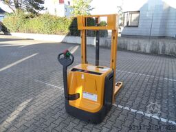 Jungheinrich EJC 212z - neue Batterie - Initialhub (Basishub)