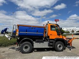 Mercedes-Benz Unimog U 527