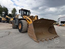 Liebherr L586 2plus2