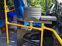 MERCEDES-BENZ Heckniederflur Sprinter 517 / 4 er Bestuhlung