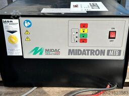 DOOSAN BR16R-7 Elektro Frontstapler mit Ladegerät