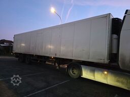 SCHMITZ CARGOBULL City Tiefkühler, 2. Achs drehbar, 3 to Ladebordw