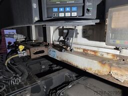 SCHMITZ CARGOBULL City Tiefkühler, 2. Achs drehbar, 3 to Ladebordw