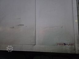 SCHMITZ CARGOBULL City Tiefkühler, 2. Achs drehbar, 3 to Ladebordw