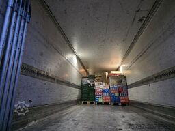SCHMITZ CARGOBULL City Tiefkühler, 2. Achs drehbar, 3 to Ladebordw