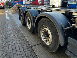 Renders Euro 800 3DFCST / Container Chassis / 45FT / 1x...