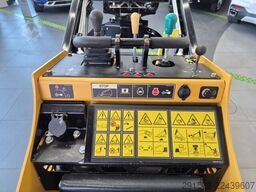 Vermeer S925TX - Mini Skid Steer - LIKE NEW!