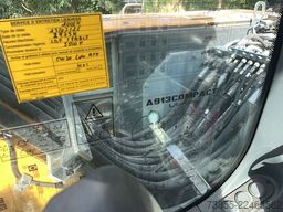 Liebherr A913 Compact Litronic with 3 excavator buckets