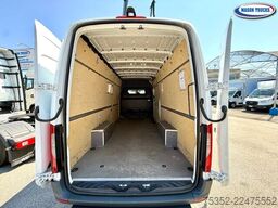 Mercedes-Benz Sprinter 317 CDI RWD