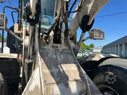 CATERPILLAR 938 M / High Lift