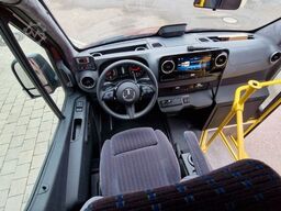 MERCEDES-BENZ Sprinter 517 Heckniederflur Vorlauffahrzeug