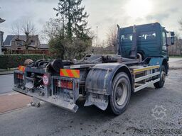 Mercedes Atego met containersysteem