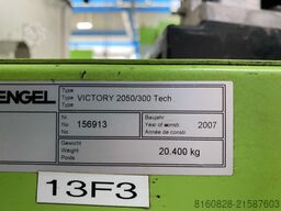 ENGEL victory 2050/300 tech EC200 A01 mit Roboter ERC 23F RC 200 integriert