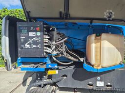 Genie S-45XC TRAX