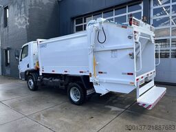 Mercedes-Benz Accelo 815  Accelo 815 4x2 Garbage Compactor