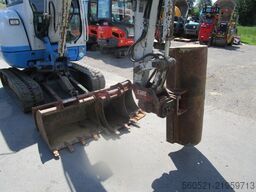 Takeuchi TB 230 - POWERTILT + hydr. Schnellwechsler + 4 Löf