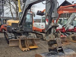 Volvo ECR88D - Powertilt + hydr. Schnellwechsler + 3 Löf