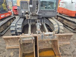 Volvo ECR88D - Powertilt + hydr. Schnellwechsler + 3 Löf