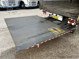 Krone Profi Liner / Curtainside / Lift + Steer axle /...