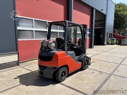 Toyota 02-8FGF25 2500 kg LPG heftruck