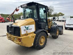 CAT 906M (8758)