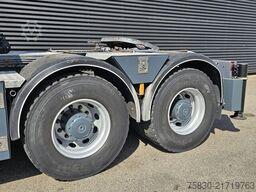 Mercedes-Benz Arocs 3251 8X4 / PALFINGER PK 65002 + JIB