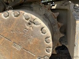Komatsu PC240NLC-10