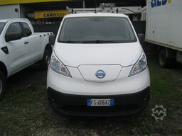 NISSAN E-NV200
