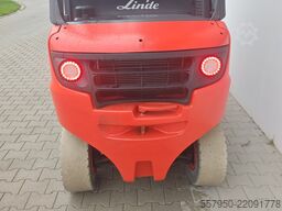Linde H 25/600 Diesel Triplex Zinkenversteller