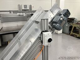 Conveyor belt for waste removal from guillotine, three-knife trimmer
