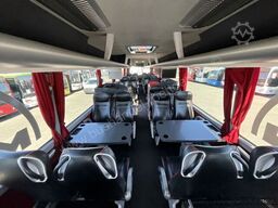 MAN R 08 Lion's Coach L