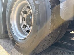 MAN TGX 26.470 Euro 6 Abrollkipper mit Ladekran