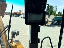 CATERPILLAR 950M Radlader mit Schaufel 2.062 BTH