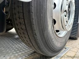 MAN TGS 26.440 Zugmaschine + Atlas Kran 5 Ausschube