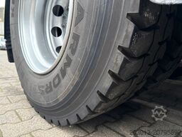 MAN TGS 26.440 Zugmaschine + Atlas Kran 5 Ausschube