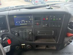 VOLVO FMX 500 6x4 Kipper mit Kran Atlas 172.3E - A4